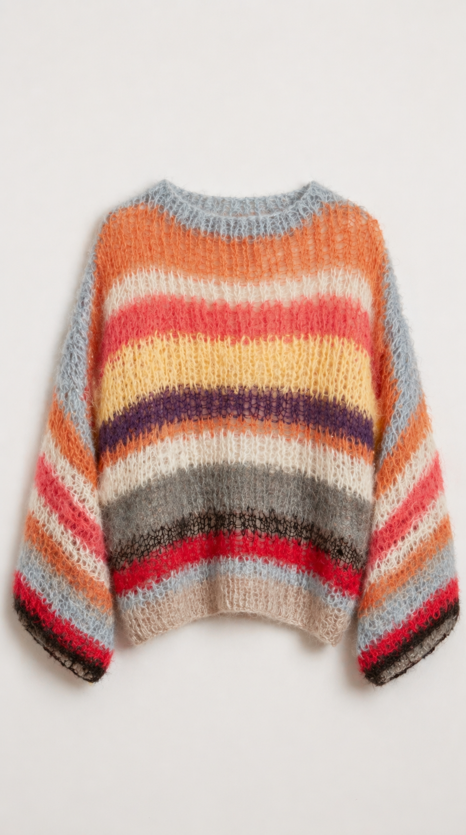 Pullover Aurora — PRE-ORDER – lifestyle look, styled by Philip Zepter