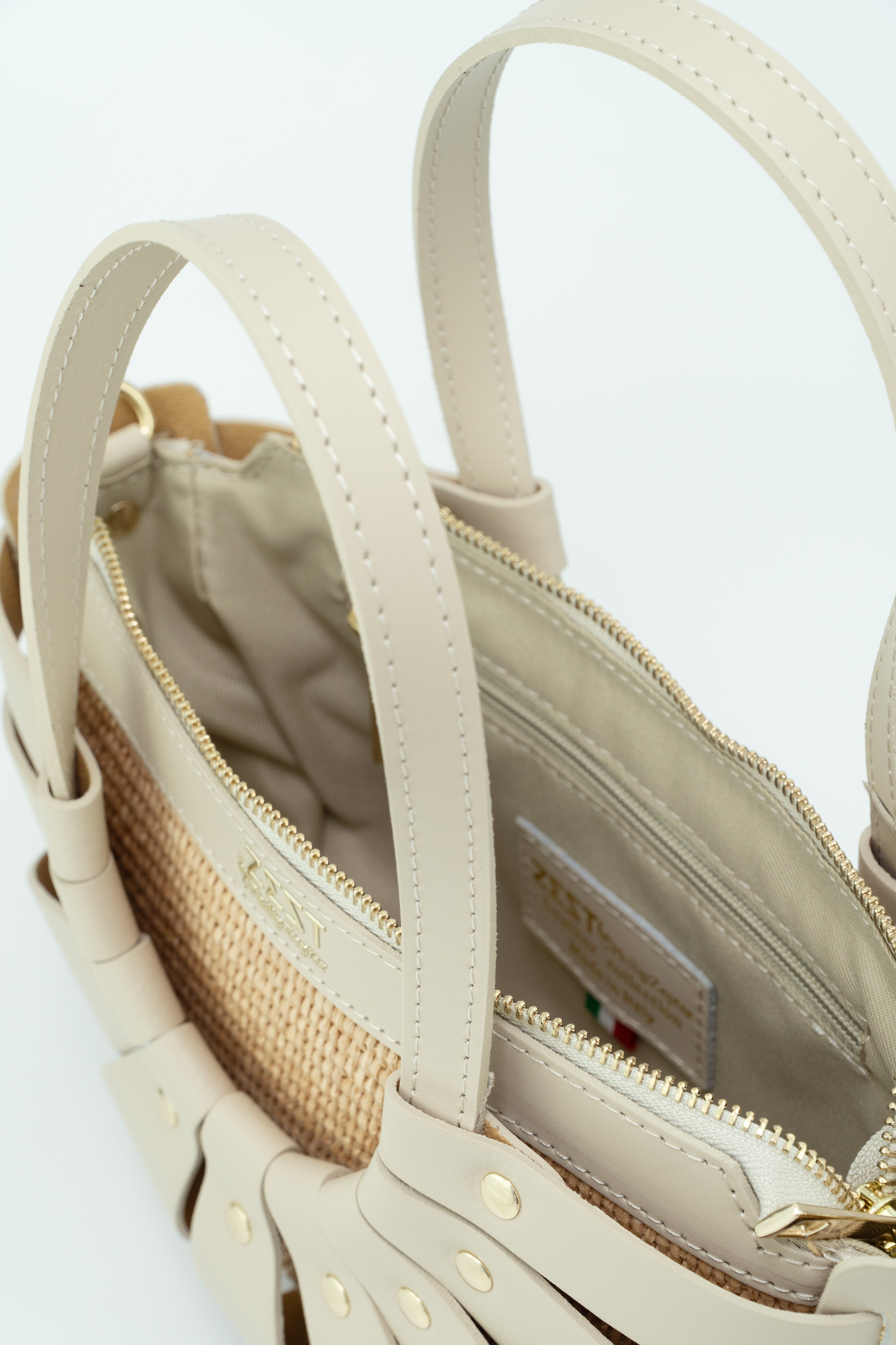 Leather & Straw Statement Bag – ZS-2528