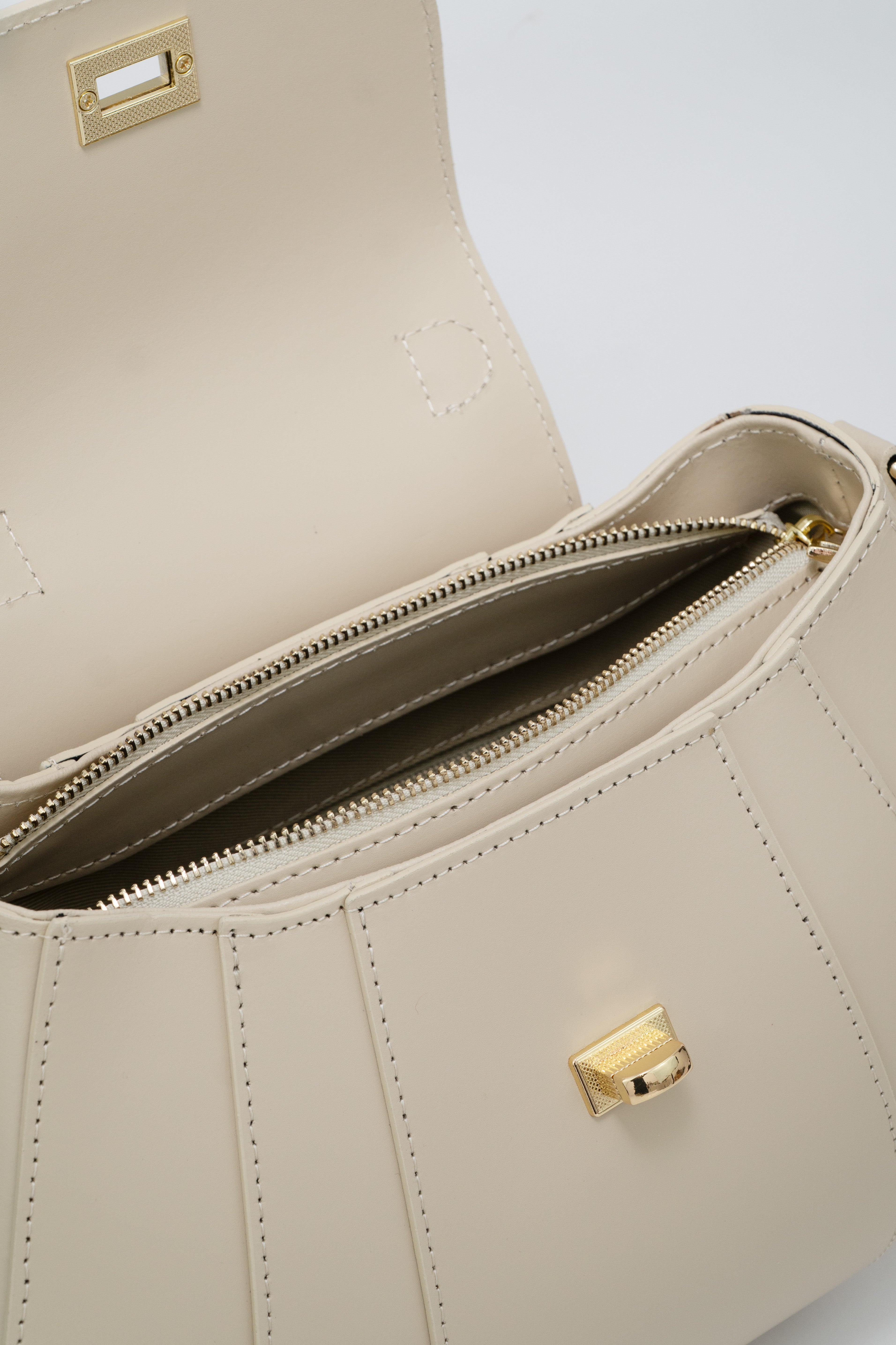 Structured Satchel – ZS-2535