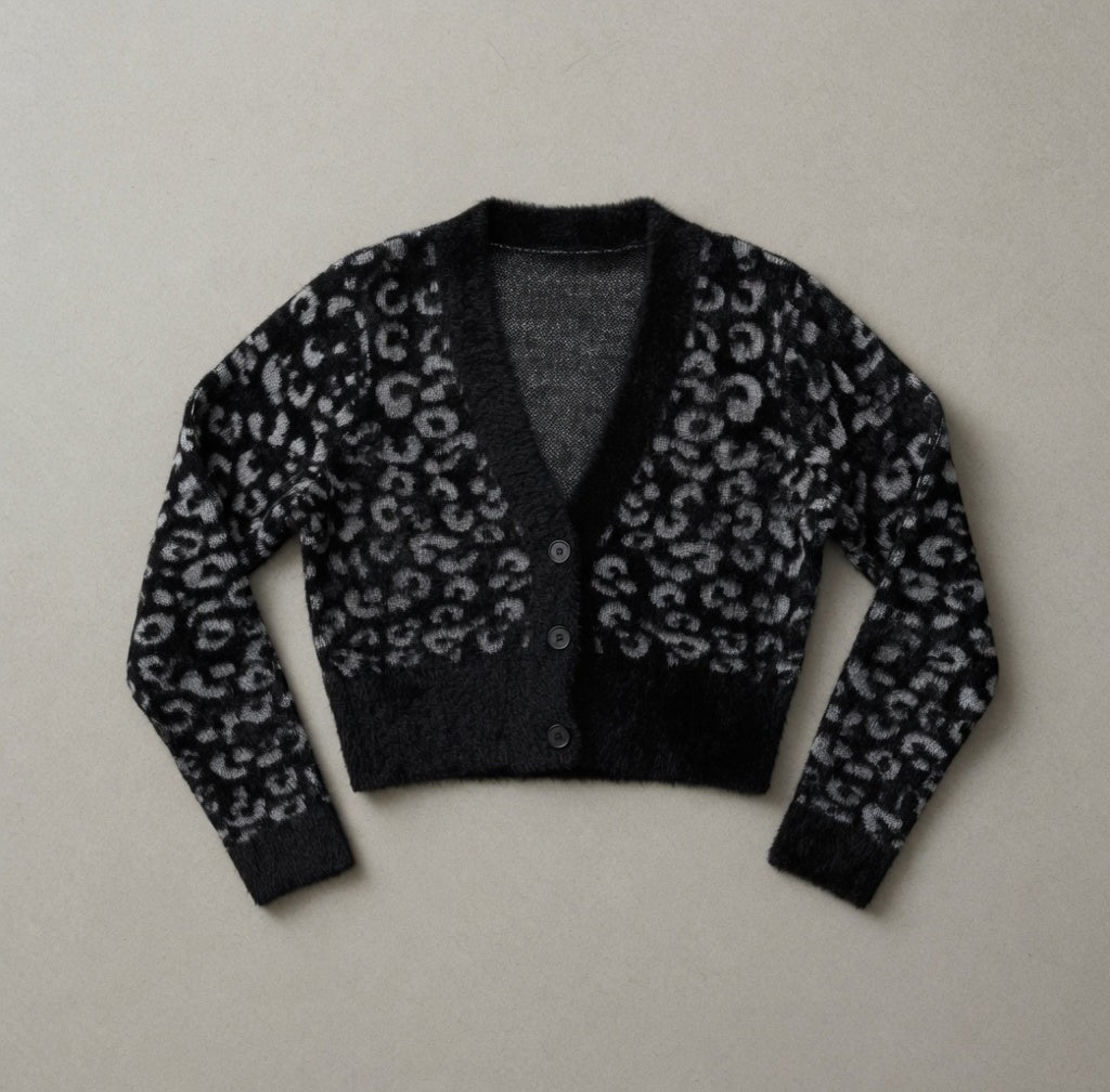 Cardigan Animalier Merino Extrafine – lifestyle look, styled by Philip Zepter