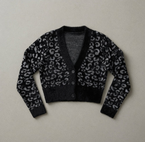 Cardigan Animalier Merino Extrafine – lifestyle look, styled by Philip Zepter