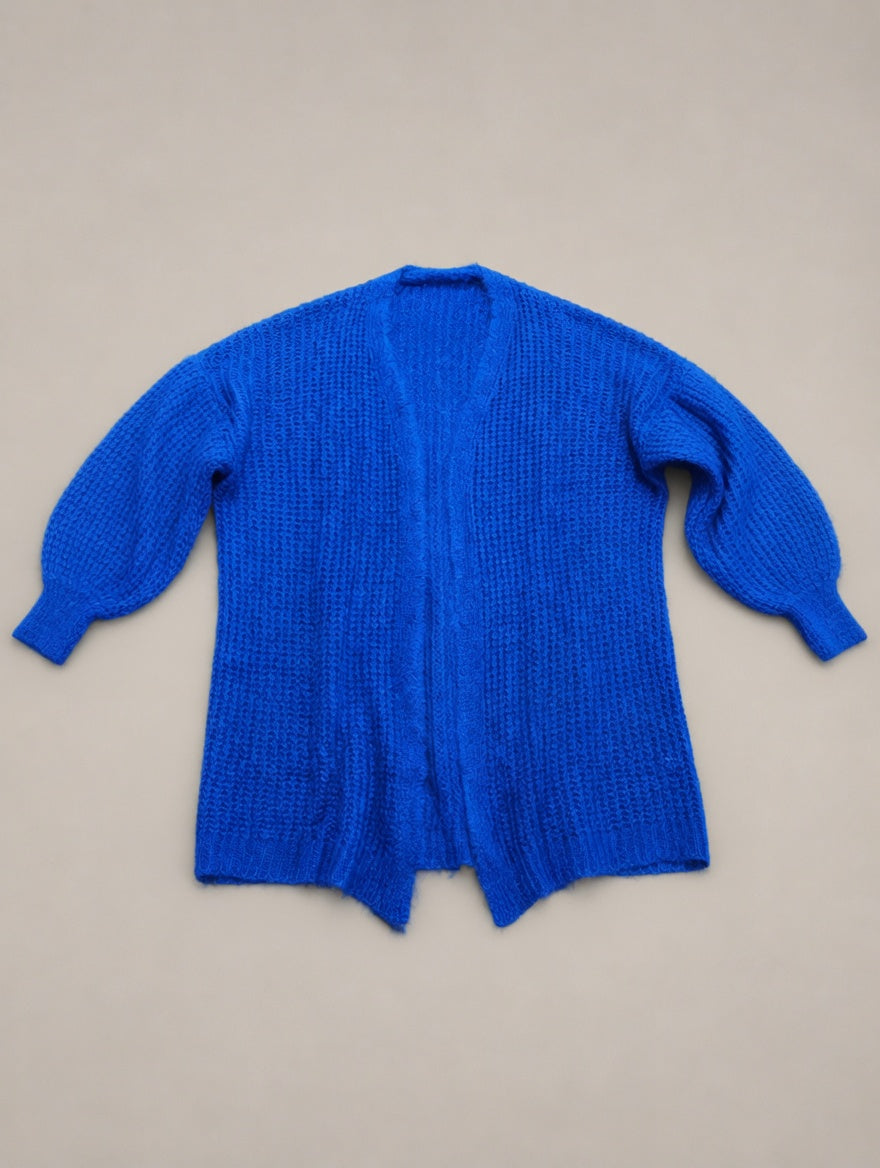 Cardigan Lungo Baby Alpaca Extrafine – lifestyle look, styled by Philip Zepter
