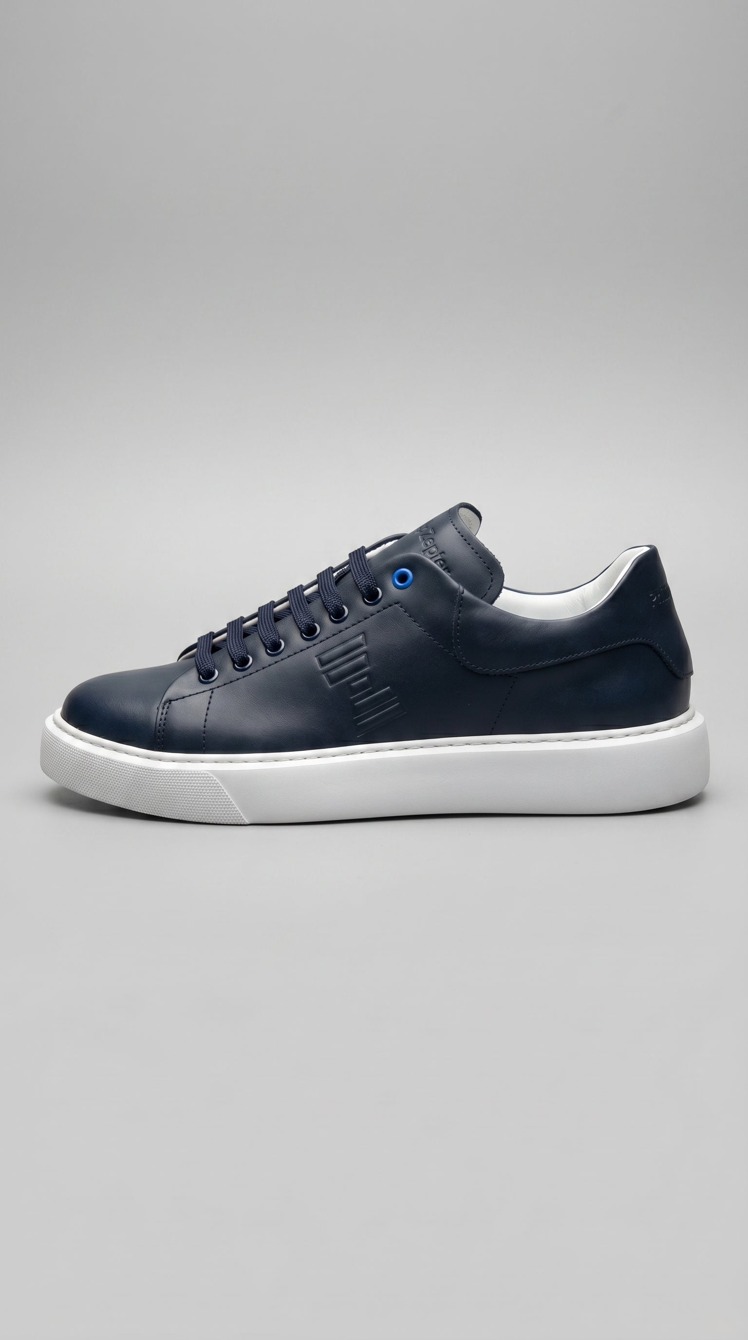 Sneaker Uom Luxury Leather  — PRE-ORDER – front view – Philip Zepter